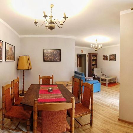 Cozy Apartment In Tarnów Eksteriør billede