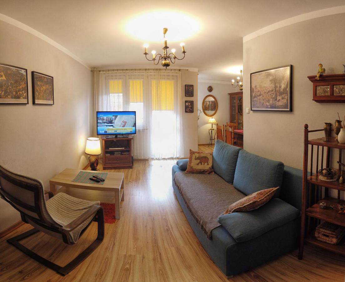 Cozy Apartment In Tarnów Eksteriør billede