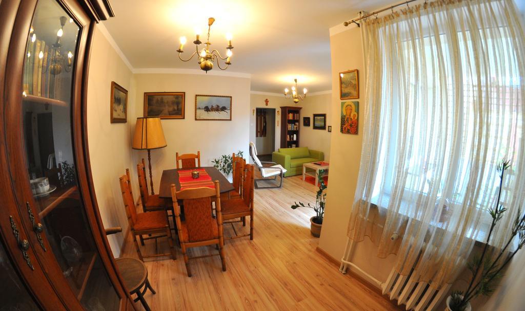 Cozy Apartment In Tarnów Eksteriør billede