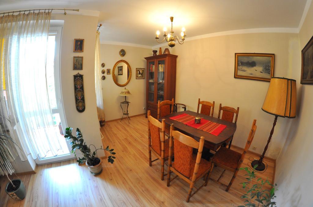 Cozy Apartment In Tarnów Eksteriør billede
